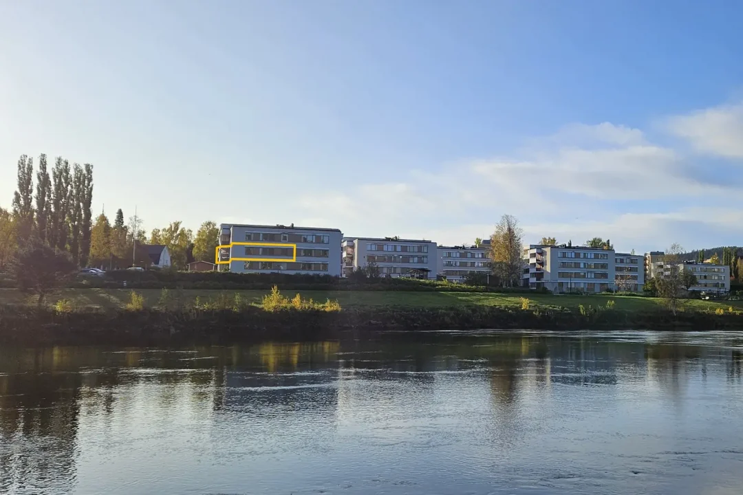 Älvgatan 2 med utsikt mot Ångermanälven