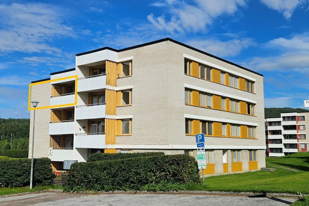 Ledig lägenhet i Sollefteå med 4 Rok och älvutsikt högst upp på Djupövägen 23, byggnaden