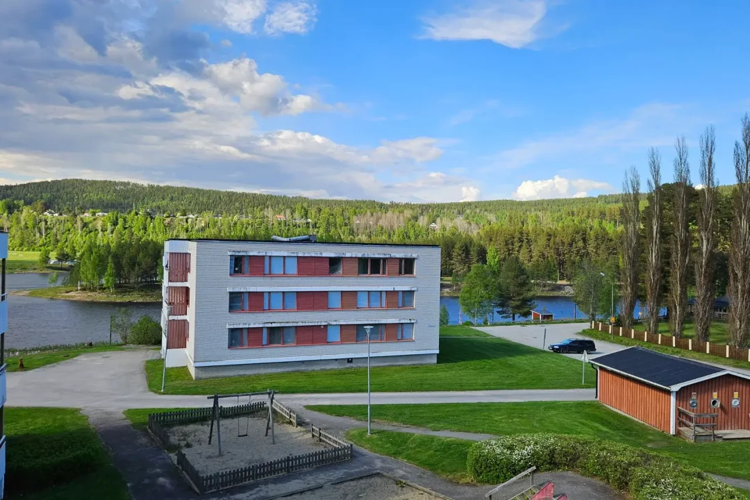 Ledig hyresrätt med 3 Rok i Sollefteå nära älven på Djupövägen 29 A lägenhet 1201, utsikt från sovrum mot älven