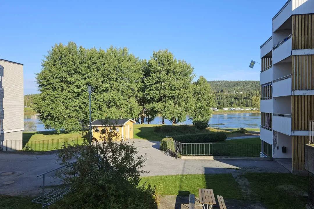 Utsikt mot Ångermanälven från ledig lägenhet på Djupövägen 23 A