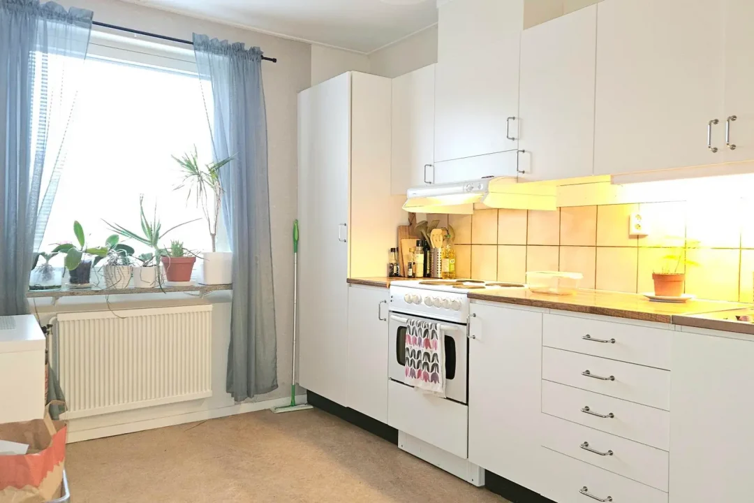 Ledig billig bostad hyresrätt lägenhet i Sollefteå med 3 rum och kök vid Ångermanälven på Storgtan 21 A, köket