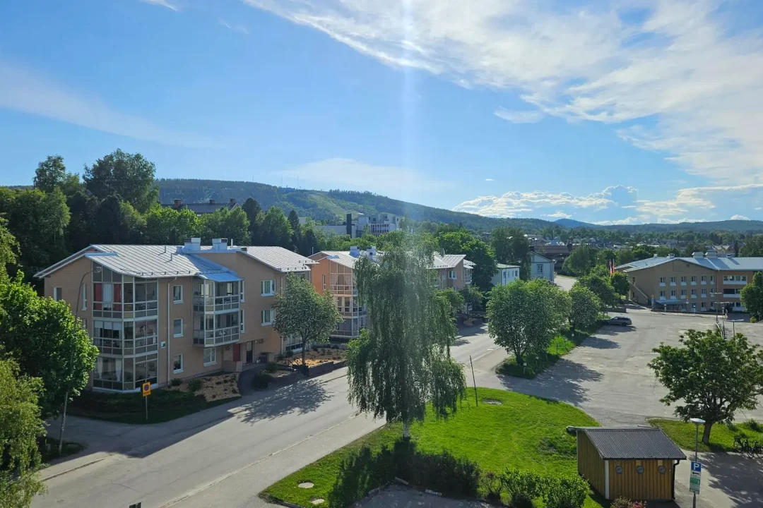 Ledig lägenhet - hyresrätt - i Sollefteå med 2 Rok på Älvtorpet, utsikt från balkongen