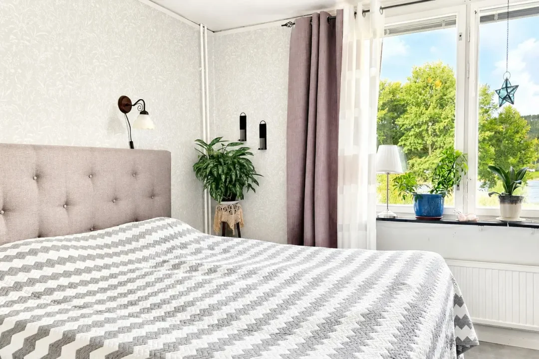 Djupövägen 23 A lgh 1002 på entrépla, 4 Rok, sovrum