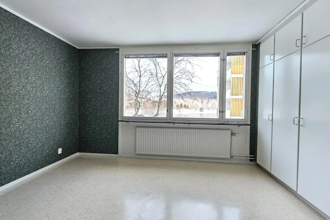 Ledig lägenhet med 3 rum och kök i Sollefteå på Djupövägen 19 sovrum 1 med utsikt mot Ångermanälven