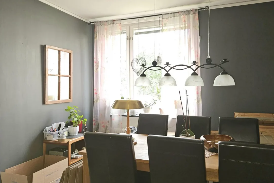 Lägenhet med 4 Rok på entréplan